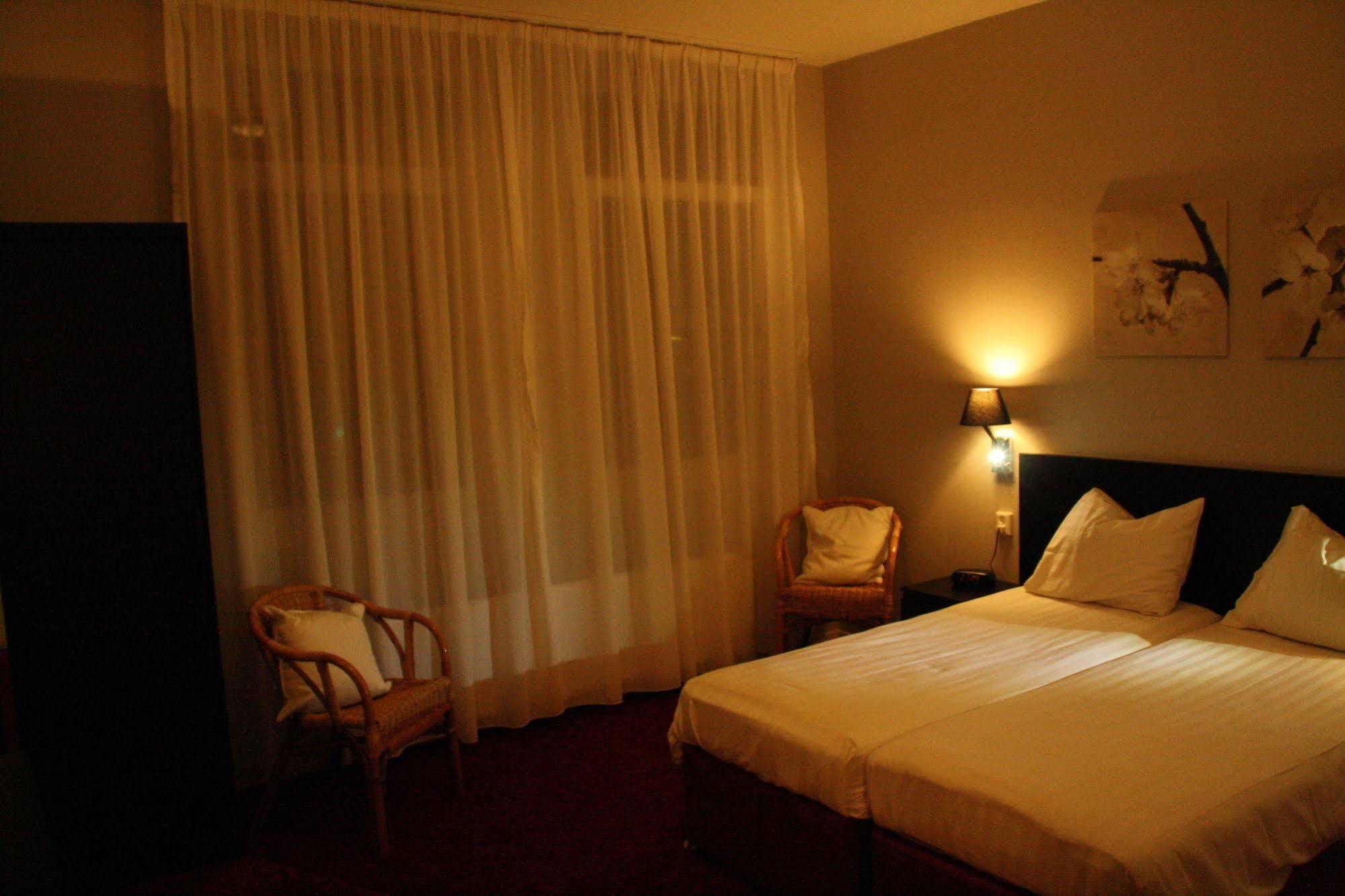 Stadshotel โอทมาร์ชุม ภายนอก รูปภาพ